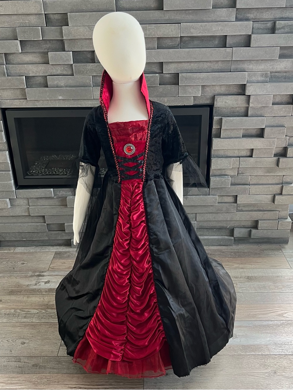 Spirit Halloween Victorian Vampiress Child Costume Size Small 4-6 - Picture 2 of 15